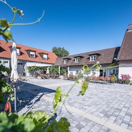 Отель Weingut Kernwein Seinsheim Экстерьер фото